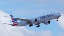 Compania aeriană American Airlines a anunțat anularea a sute de zboruri în SUA