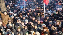 Социалисты протестуют в одиночку