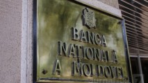 BNM cumpără valuta străină ca să slăbească leul