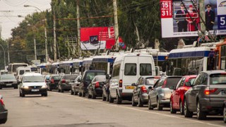 Власти ищут лекарство от автомобильных пробок на столичных дорогах