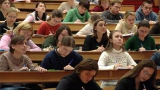 Nou program de burse pentru studenții din Moldova