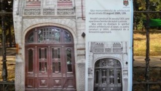 O expoziție de uși vechi din capitală, vernisată la Chișinău