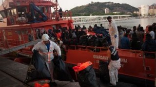 Италия будет штрафовать суда, доставляющие спасенных мигрантов